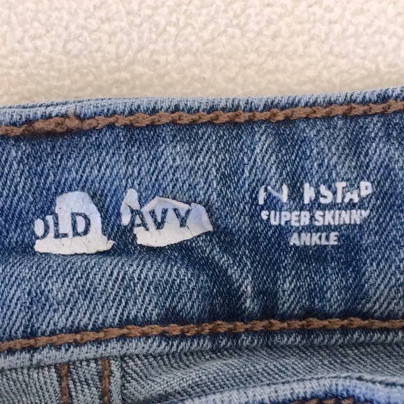 Old Navy Women’s Rockstar Super Skinny Ankle Light Wash Jeans Size 12 - Picture 4 of 9